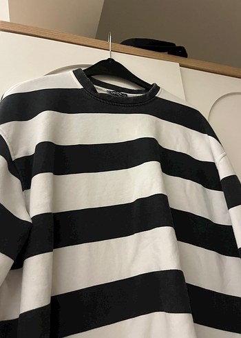 Pamuklu Siyah-Beyaz Çizgili Kadın Kazak çizgili sweatshirt - Görsel 4