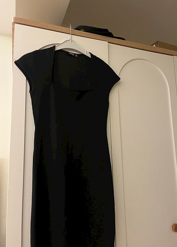 Siyah V Yaka Drapeli Midi Elbise siyah elbise gece elbisesi - Görsel 3