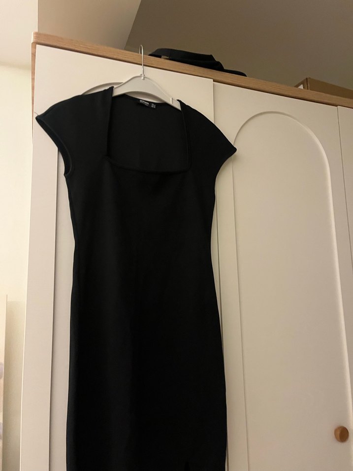 Siyah V Yaka Drapeli Midi Elbise siyah elbise gece elbisesi - Görsel 3