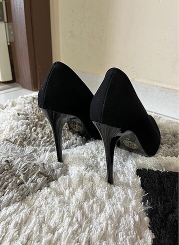 37 Beden Stiletto