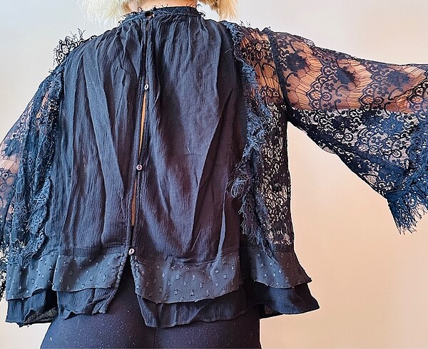 Zara Zara dantel detaylı bluz