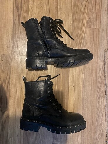 Aldo siyah gerçek deri bot 37 gibi . İade yoktur