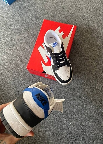 36 Beden Adidas birinci kalite spor ayakkabı.
