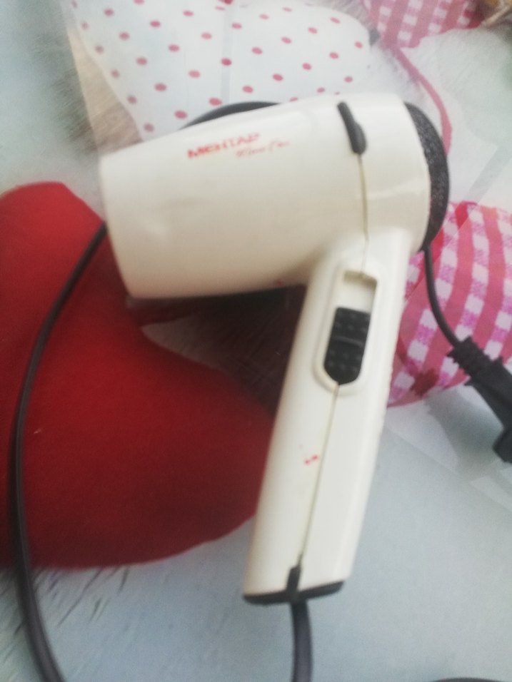 Bozuk parça amaçlı alınabilir Saç Kurutma Makinesi - Görsel 2