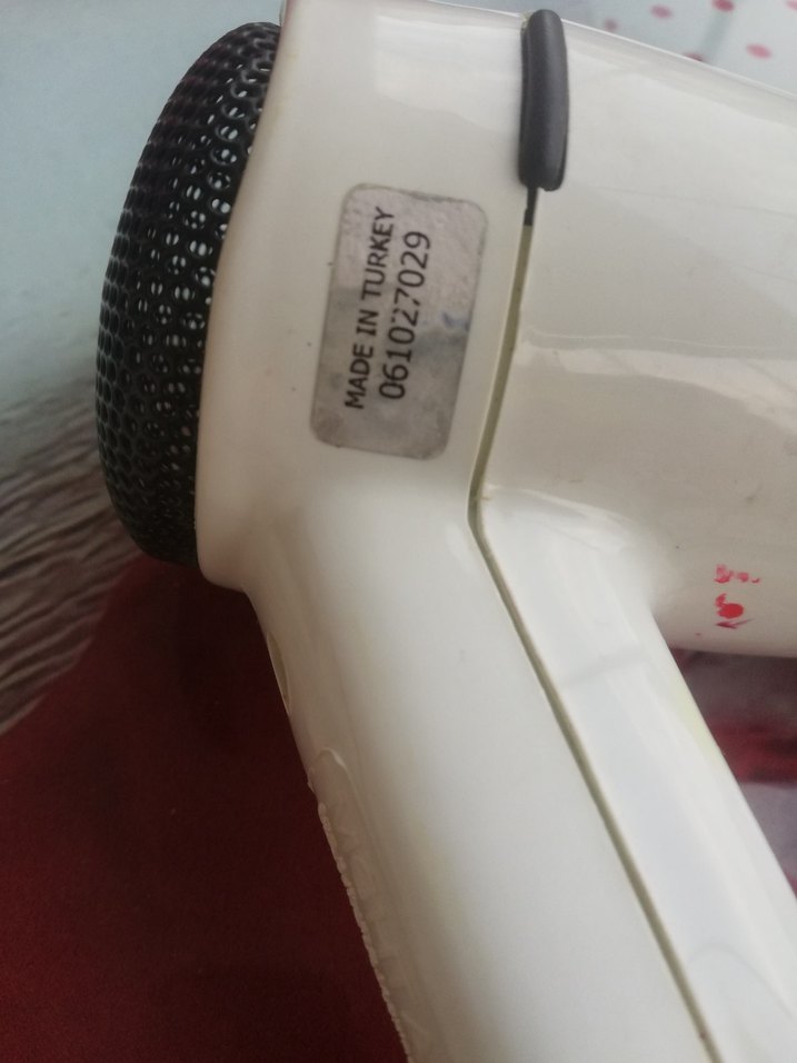 Bozuk parça amaçlı alınabilir Saç Kurutma Makinesi - Görsel 3