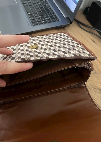 Tokalı Kahverengi Kadın Çantası - Görsel 3