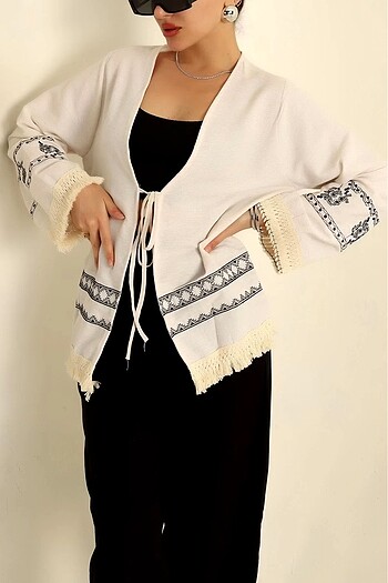 Beyaz Nakışlı Kimono
