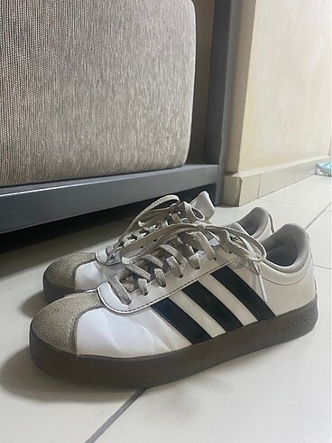 Adidas spor ayakkabı