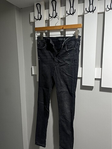Stradivarius stradivarius marka siyah renk yüksek bel skiny jean 36 beden