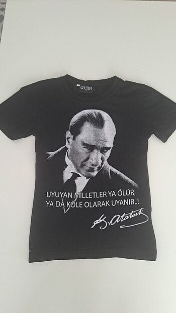 Atatürk resimli siyah tişört 4-7 yaş giyilebilr