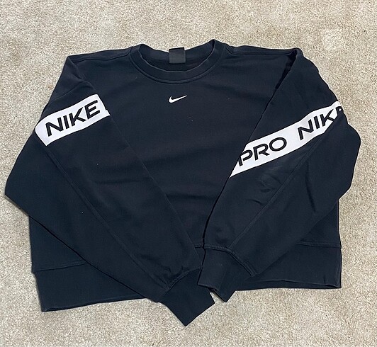 nike sweatshirt