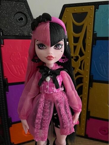 Monster High G3 Draculara Basic Bebek