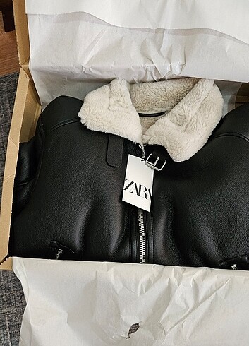 m Beden siyah Renk Zara Siyah Suni Yünlü Ceket Mont