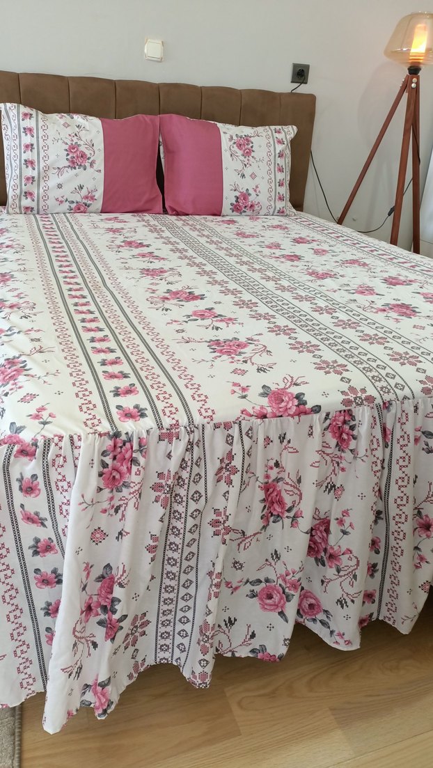 Pembe Çiçek Desenli Pastel Yatak Örtüsü - Görsel 2