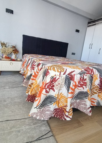 Çok Renkli Desenli Yatak Örtüsü - Görsel 2