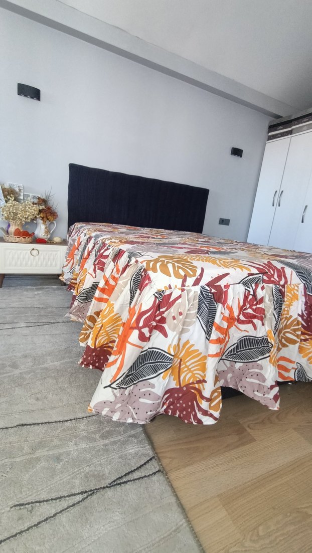 Çok Renkli Desenli Yatak Örtüsü - Görsel 2