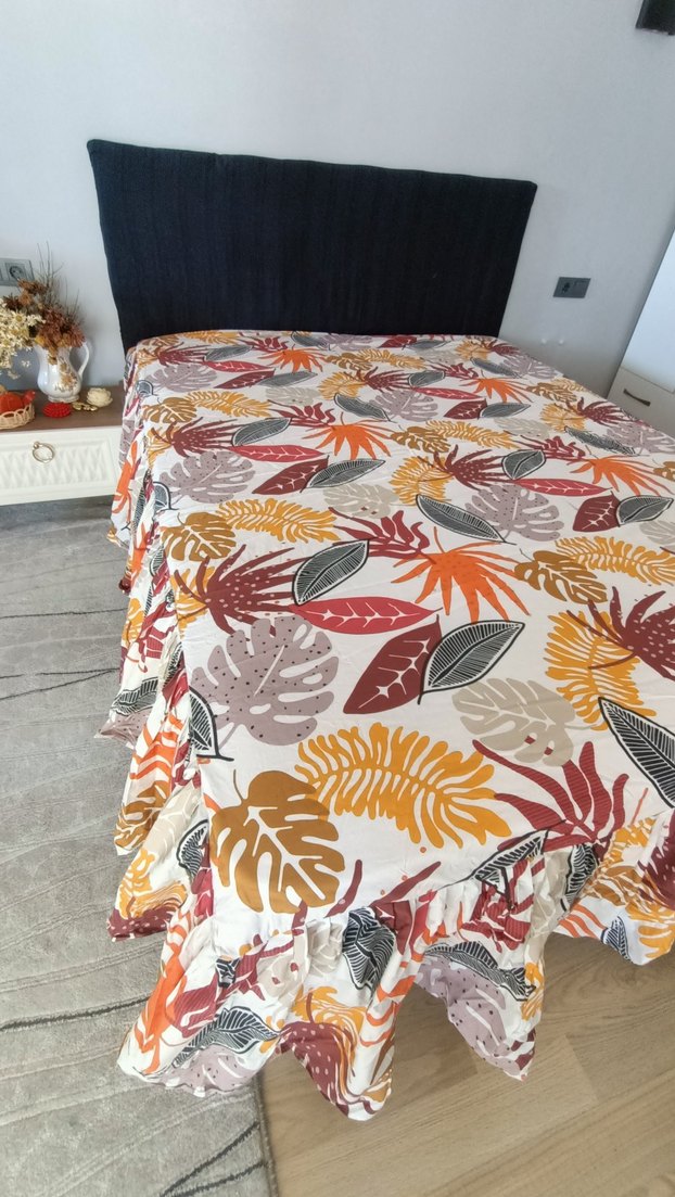 Çok Renkli Desenli Yatak Örtüsü - Görsel 3