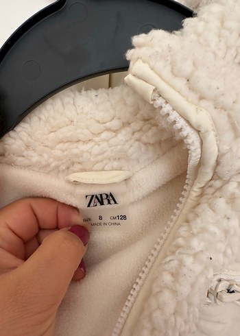 Zara Beyaz Kapüşonlu zara marka orjinal kız çocuk Peluş Ceket