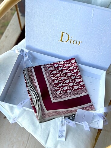 Dior çift taraflı eşarp orijinal
