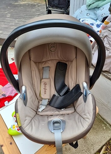 Cybex ana kucağı ve oto koltuğu