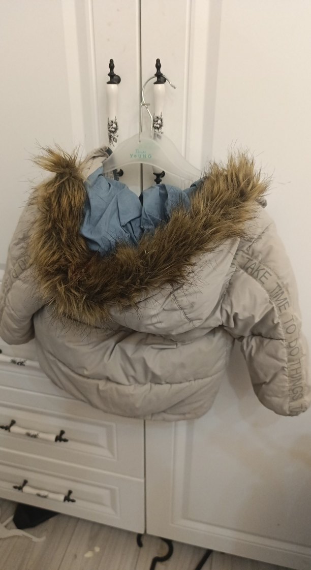 Erkek Çocuk Gri Kürklü Mont - Görsel 4