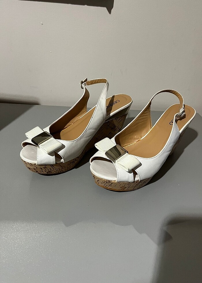 derimod beyaz topuklu ayakkabı 37 numara - Görsel 2