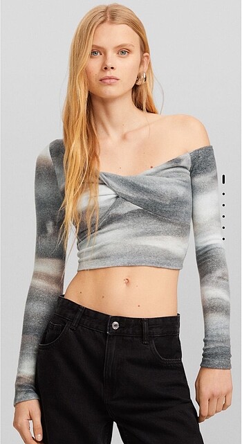 BERSHKA crop bluz