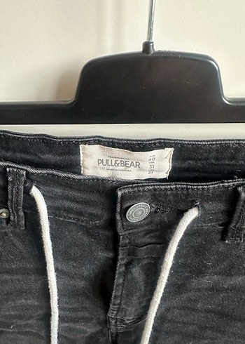 Pull and bearKemerli Siyah Erkek Denim Mini Şort - Görsel 6