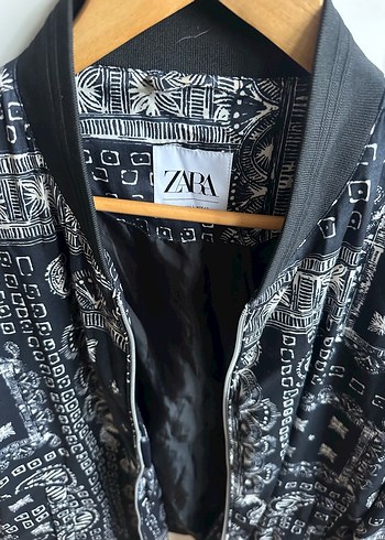Zara Siyah Baskılı Fermuarlı Ceket - Görsel 6