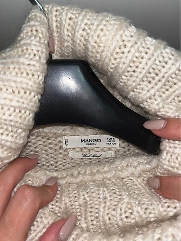 s Beden Mango Boğazlı Kazak
