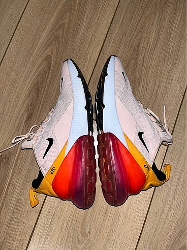 Nike Air Max 270