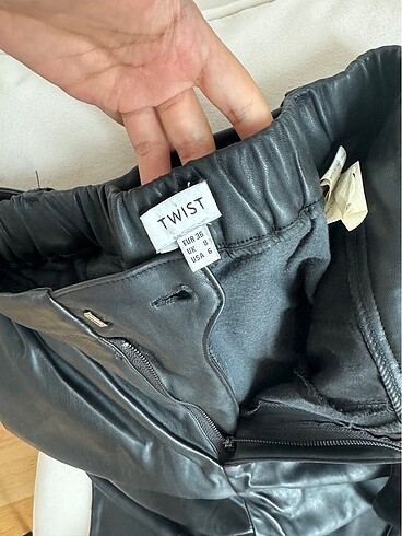 Twist Twist Siyah Deri Kemerli Pantolon
