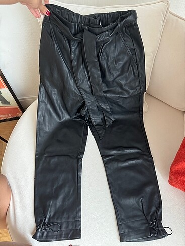 36 Beden Twist Siyah Deri Kemerli Pantolon