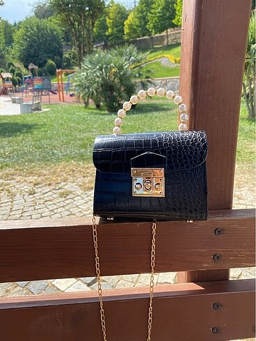 Siyah kroko çanta