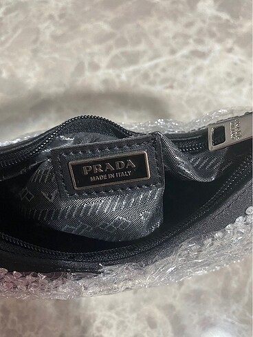 Prada Prada taşlı çanta