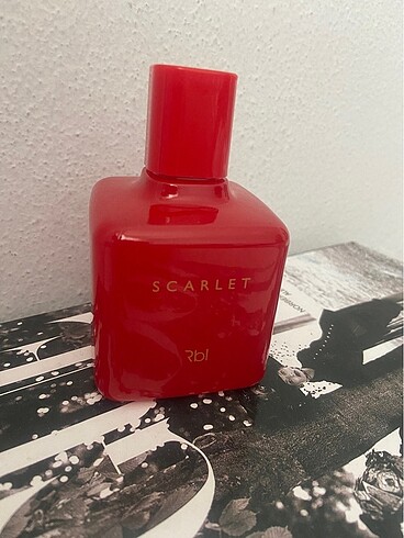 Scarlet parfüm