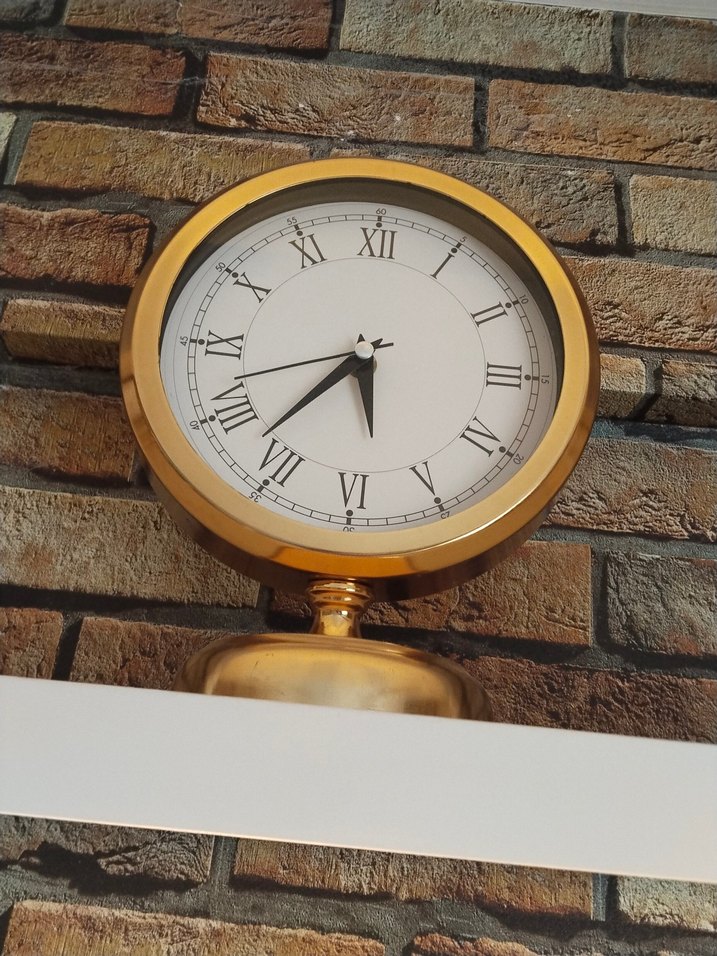 Altın Renkli Parlak Masa Saati - Görsel 2