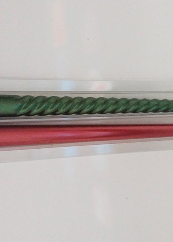 Renkli Kırmızı ve Yeşil Mumlar - Görsel 2