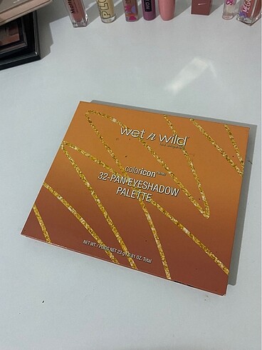 Wet n wild wet and wild far paleti