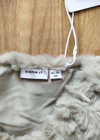 Kız Çocuk Bej Kürk Detaylı Yelek - Görsel 3