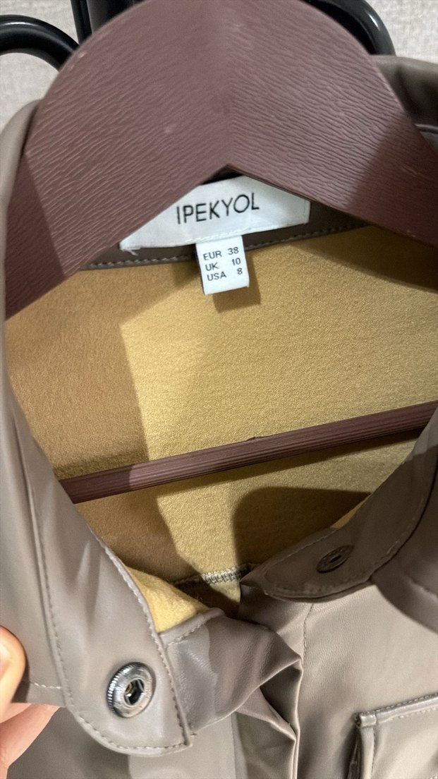 Düğmeli Bej Kadın Deri Ceket - Görsel 3