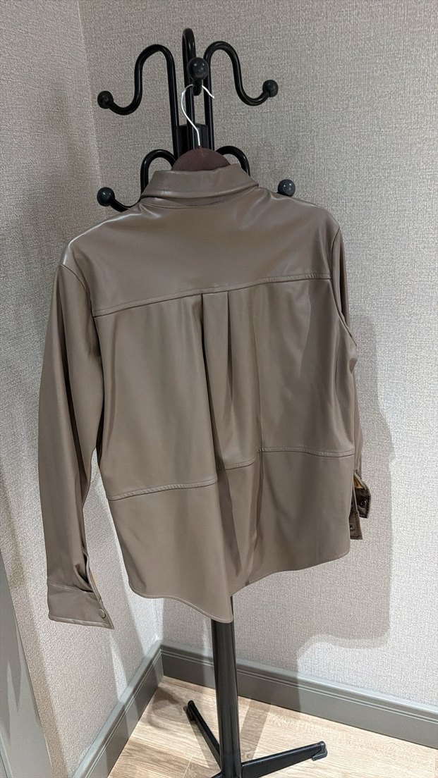 Düğmeli Bej Kadın Deri Ceket - Görsel 2