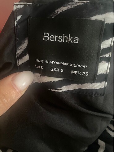 s Beden Zebra desenli Bershka crop mont