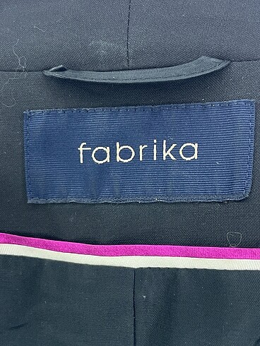 36 Beden siyah Renk Fabrika Blazer %70 İndirimli.