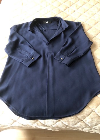 Lacivert V Yakalı Kadın Gömlek - Görsel 4