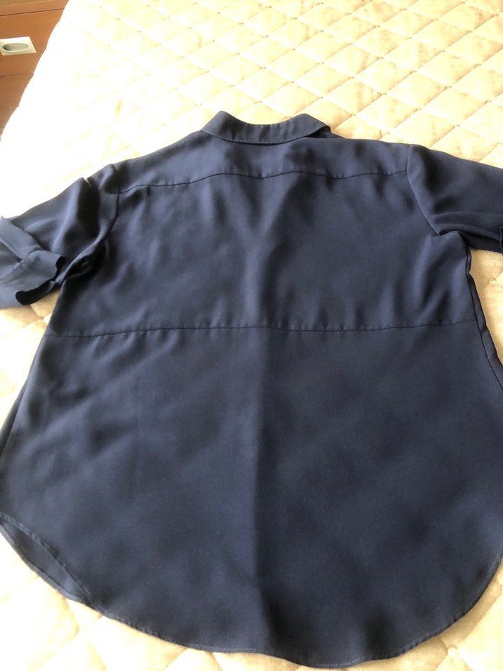 Lacivert V Yakalı Kadın Gömlek - Görsel 3