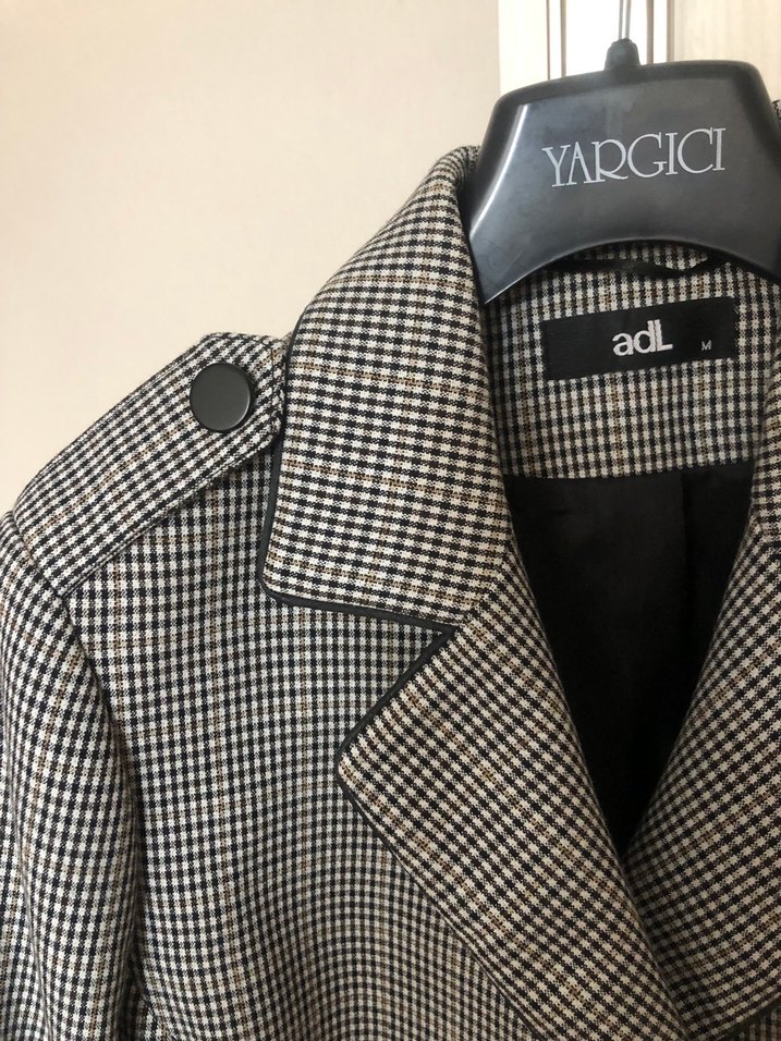 Yeni etiketli  Gri Ekose Midi Kadın Ceket - Görsel 2