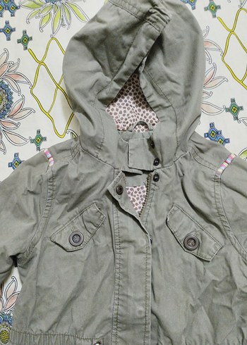 Kız Çocuk Haki Renkli Nakışlı Düğmeli Mont - Görsel 2