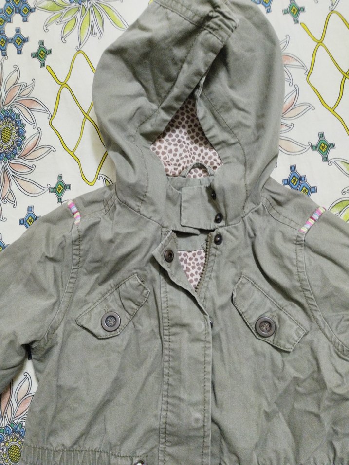 Kız Çocuk Haki Renkli Nakışlı Düğmeli Mont - Görsel 2