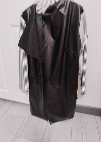 Siyah Deri Drapeli Midi Yelek - Görsel 3